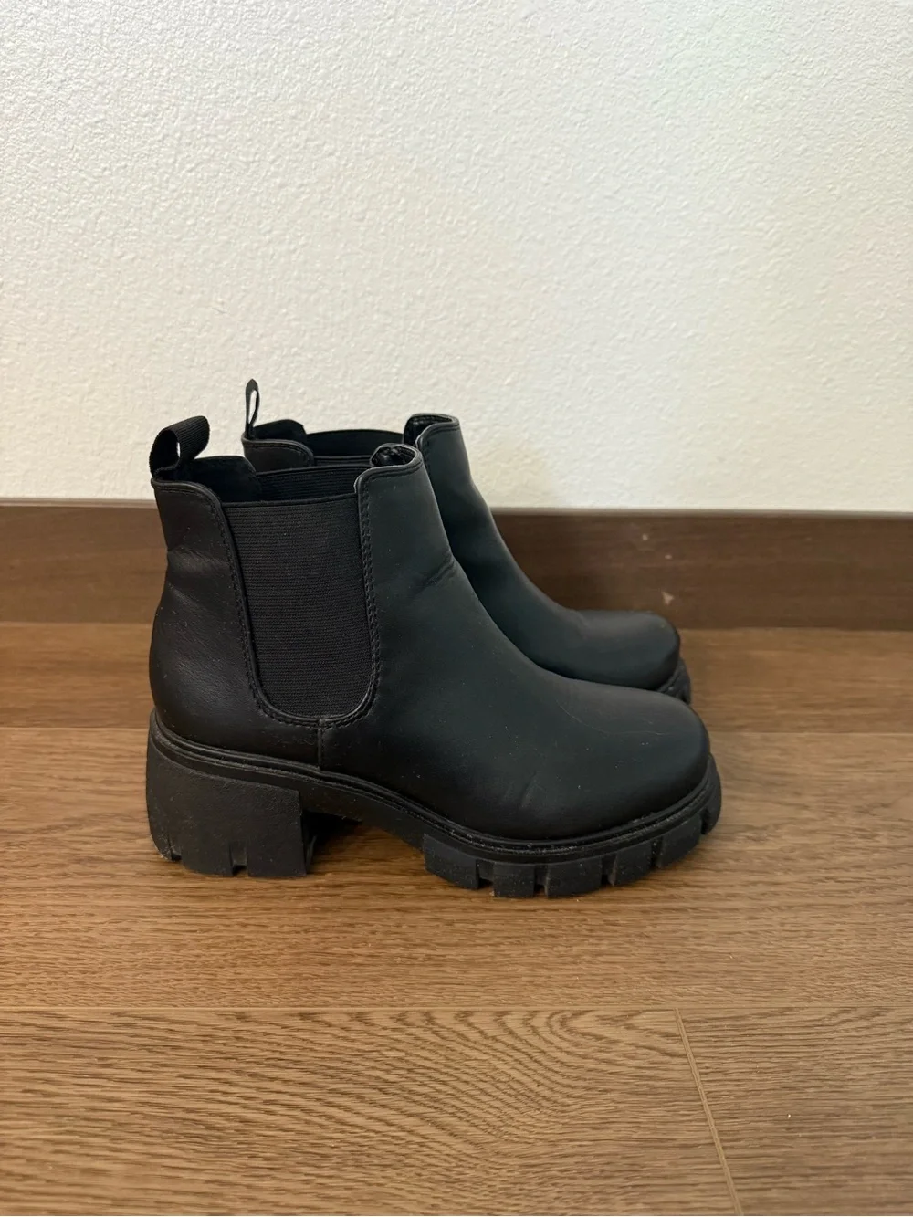 Soda Black Chunky Chelsea Ankle Boots